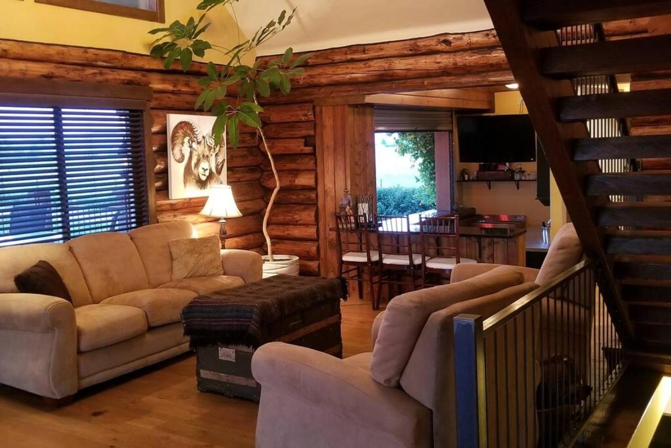 The Roost Lodge คาลิสเปล ภายนอก รูปภาพ